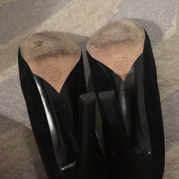 Chanel suede 4” heels, very good condition, EU size 40, US size 9 fits true to 9 - Picture 4 of 6